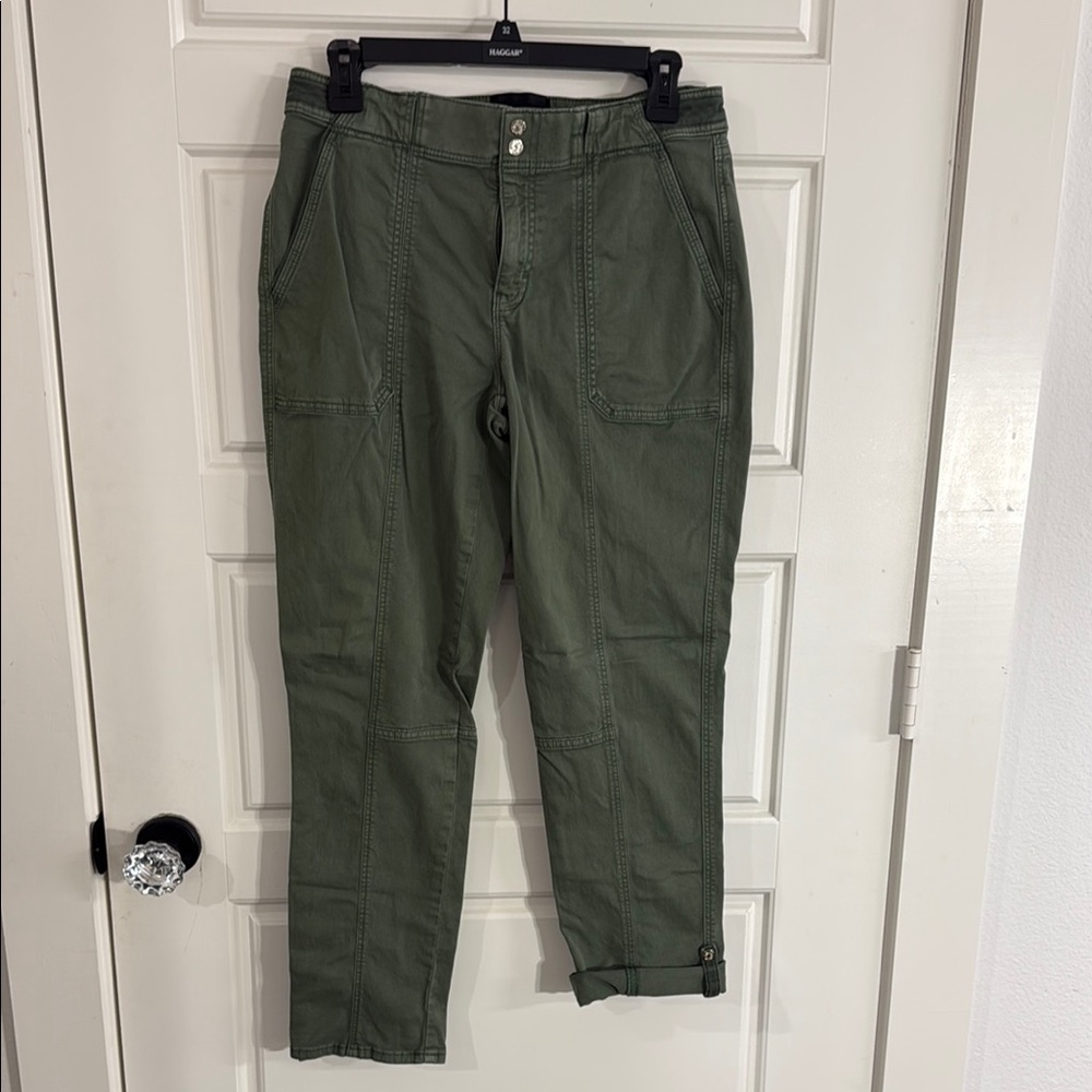 White House Black Market Green Ankle Cropped Pants